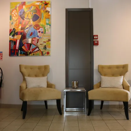 Hotel Inter Lyon Est Dau Ly 3*