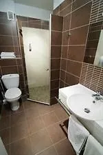 Hotel Inter Lyon Est Dau Ly Bron